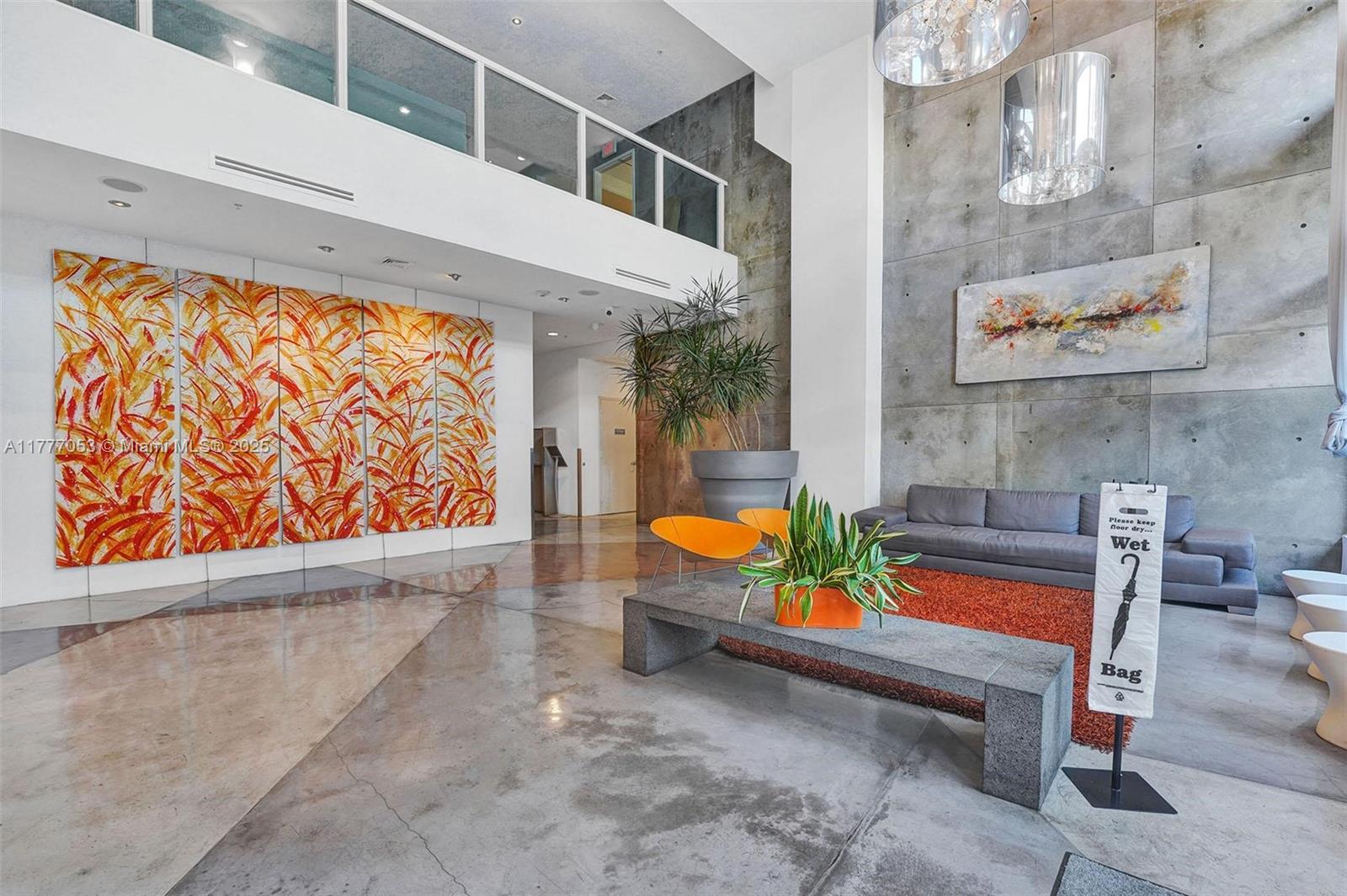 THE LOFT DOWNTOWN CONDO - Residential