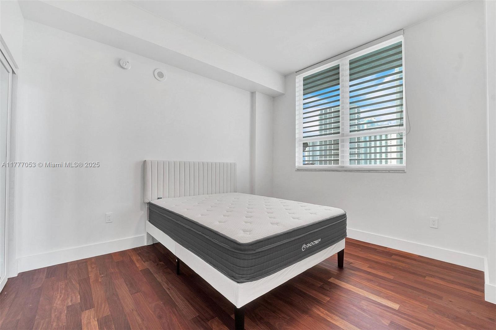 THE LOFT DOWNTOWN CONDO - Residential