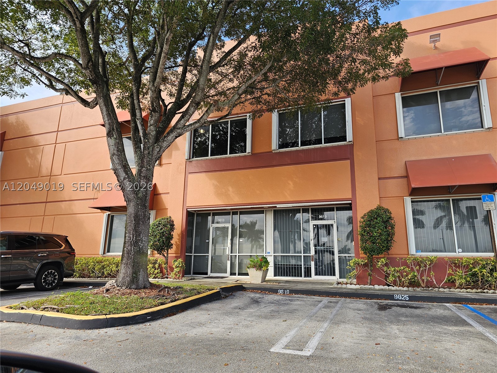 Discover this Class A industrial office/warehouse and distribution property in the
heart of Doral, FL. This 7160 SF building, constructed in 1999 and recently renovated
in 2024, offers modern functionality and a refreshed aesthetic. Zoned IC, it presents
diverse usage options while being ideally situated in the sought-after Airport West
area. This property features 2 rear loading flush dock doors, 1 external concrete
ramp, 24' high ceilings, fire sprinklers, and professional offices next to U.S. Southern
Command