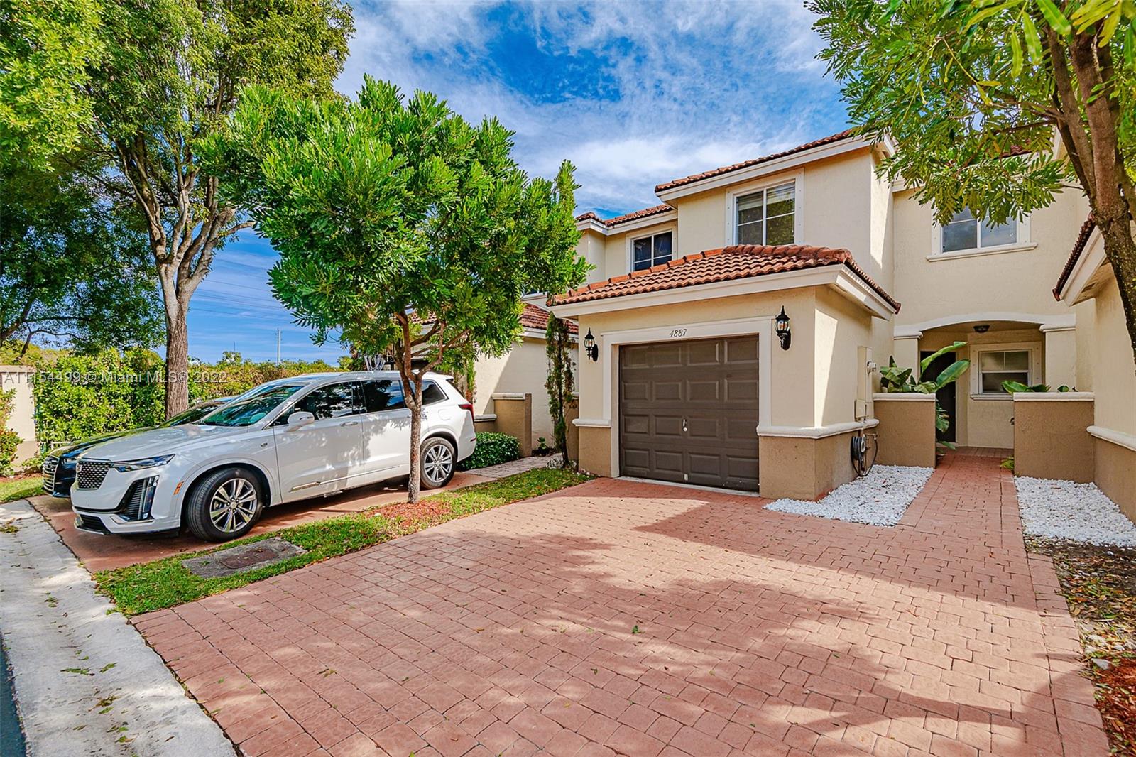 DIMENSIONS AT DORAL - Residential