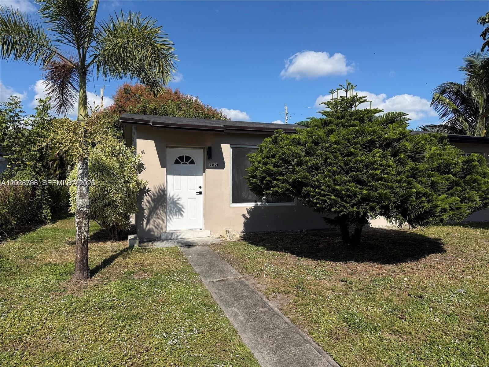 Beautiful remodeled home , huge backyard , new roof , ready to move in !!!