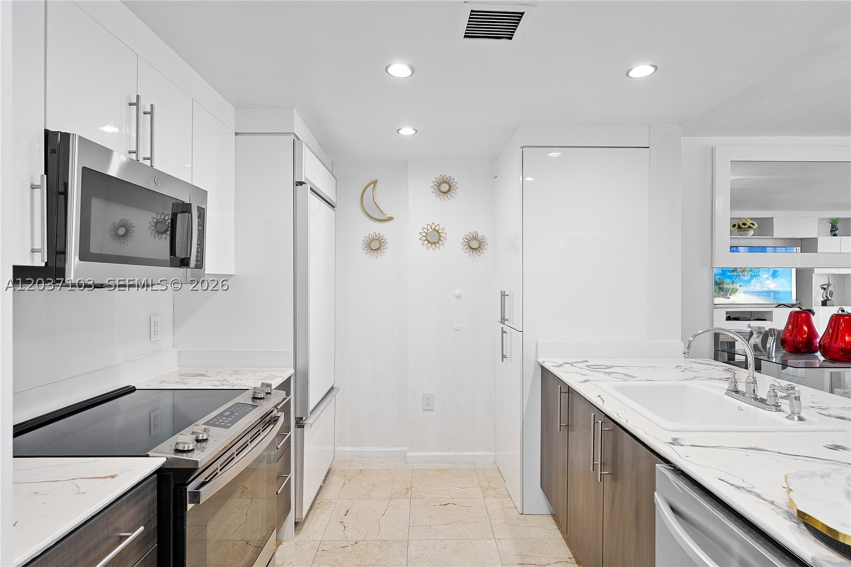 HARBOUR HOUSE - Residential Lease