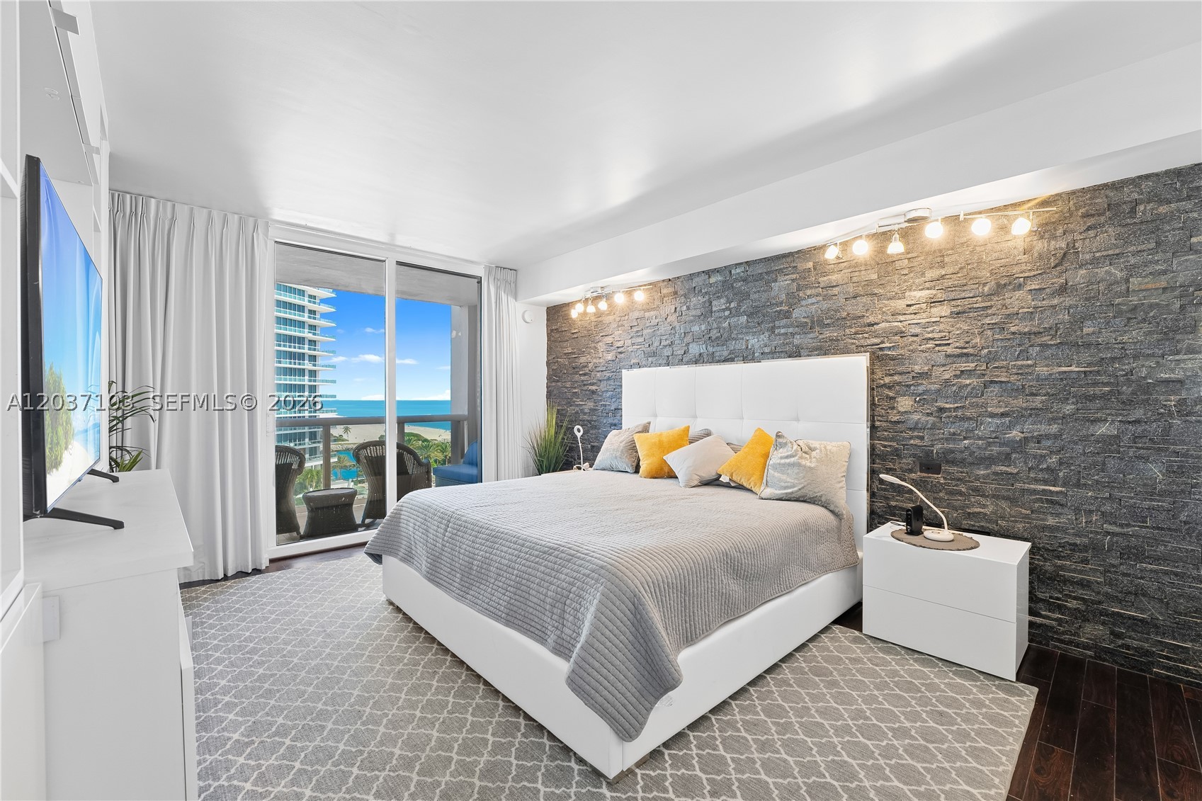 HARBOUR HOUSE - Residential Lease