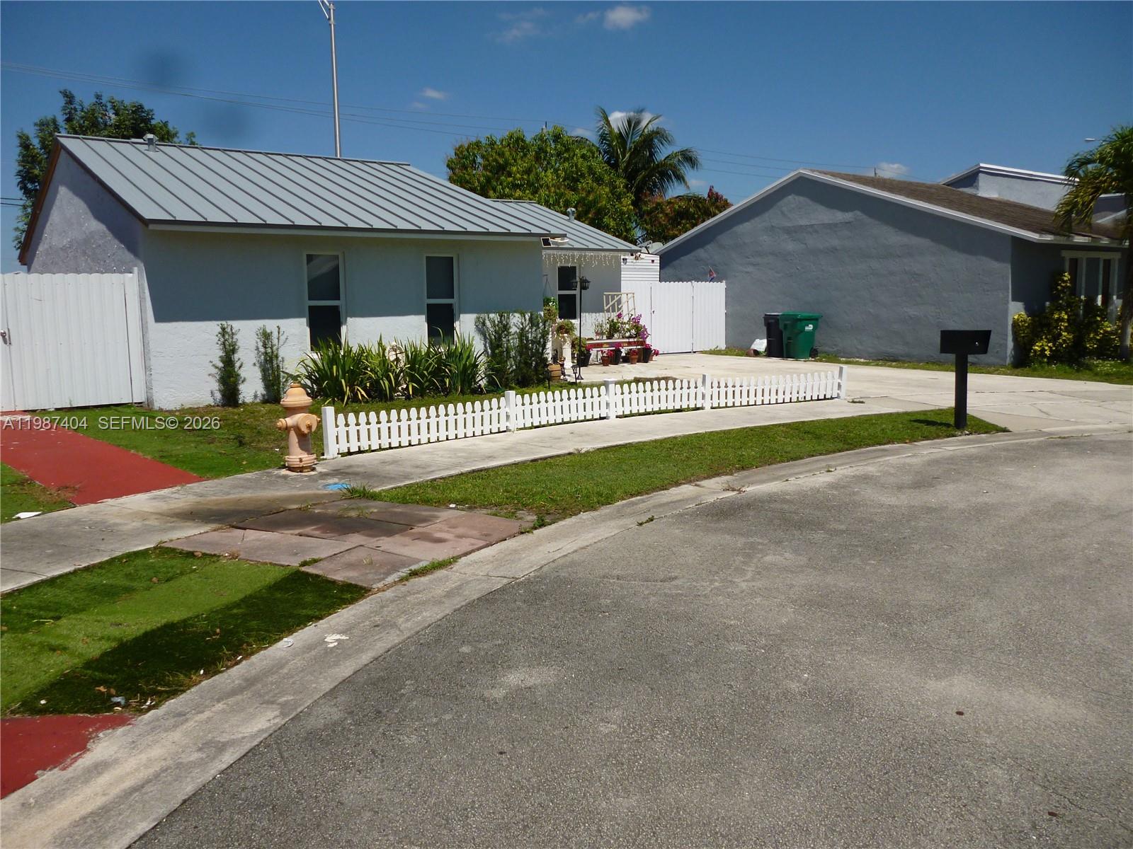 LIME GROVE GARDENS - Residential