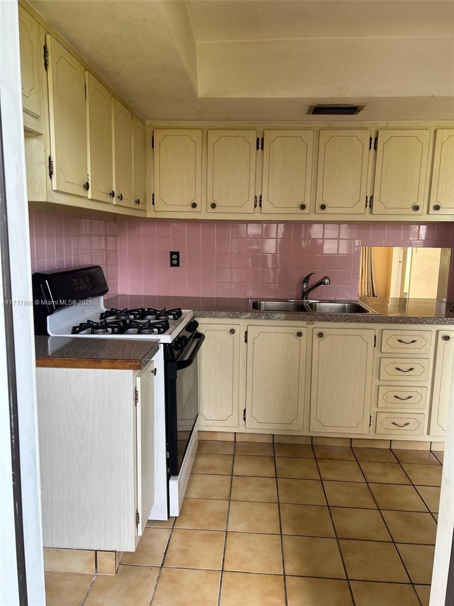 FIRST MIRAMAR CONDO - Residential Lease