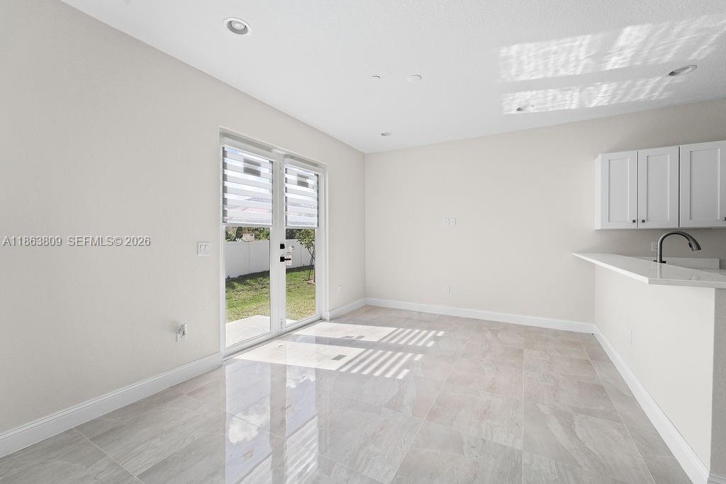 TAMARAC CIRCLE - Residential