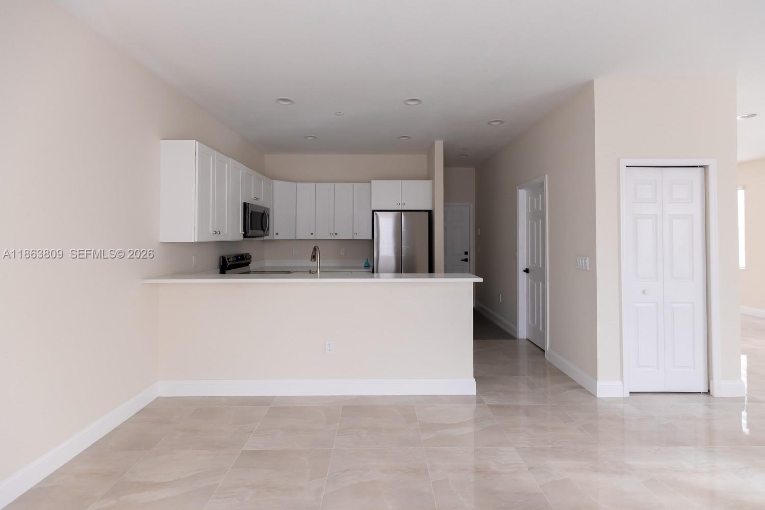 TAMARAC CIRCLE - Residential