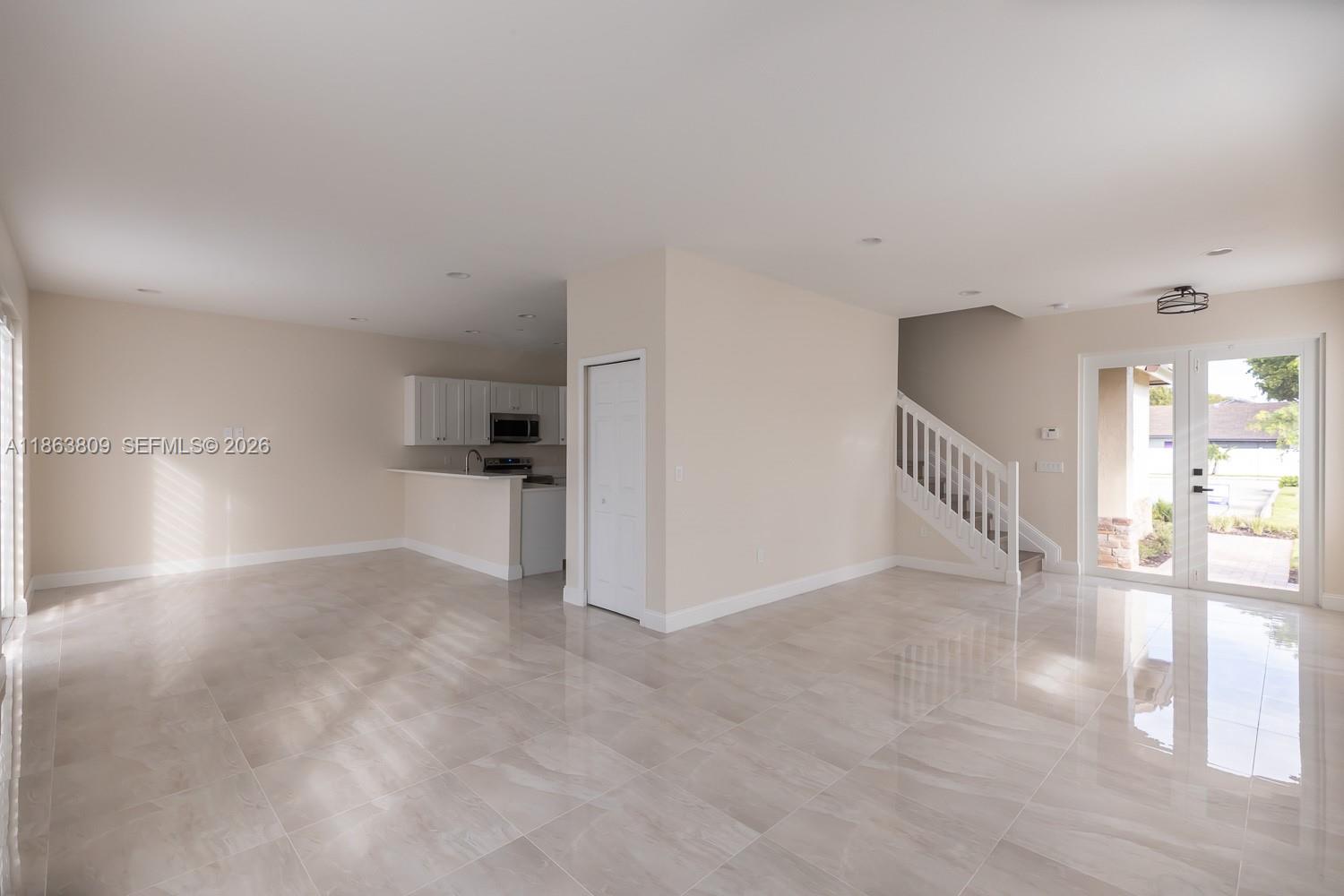 TAMARAC CIRCLE - Residential