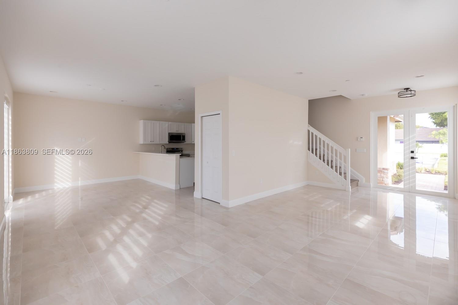 TAMARAC CIRCLE - Residential