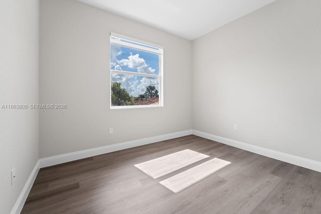 TAMARAC CIRCLE - Residential