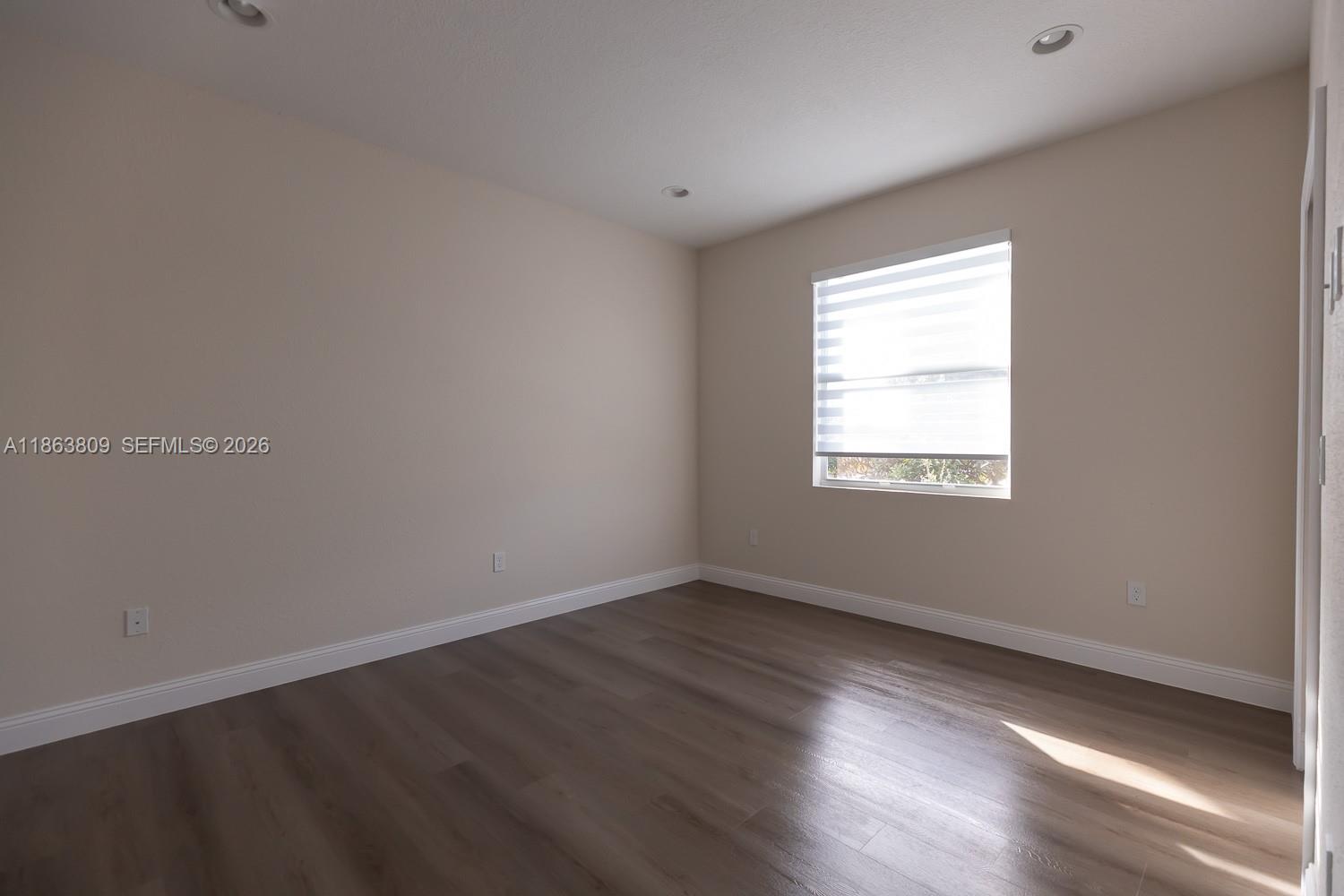 TAMARAC CIRCLE - Residential