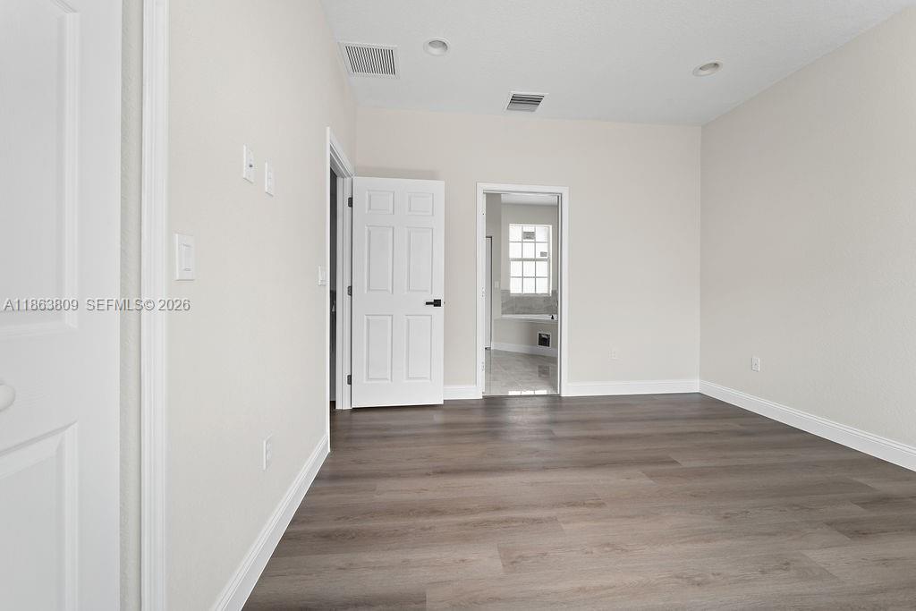 TAMARAC CIRCLE - Residential