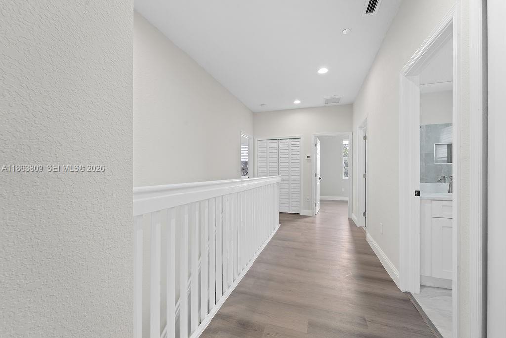 TAMARAC CIRCLE - Residential