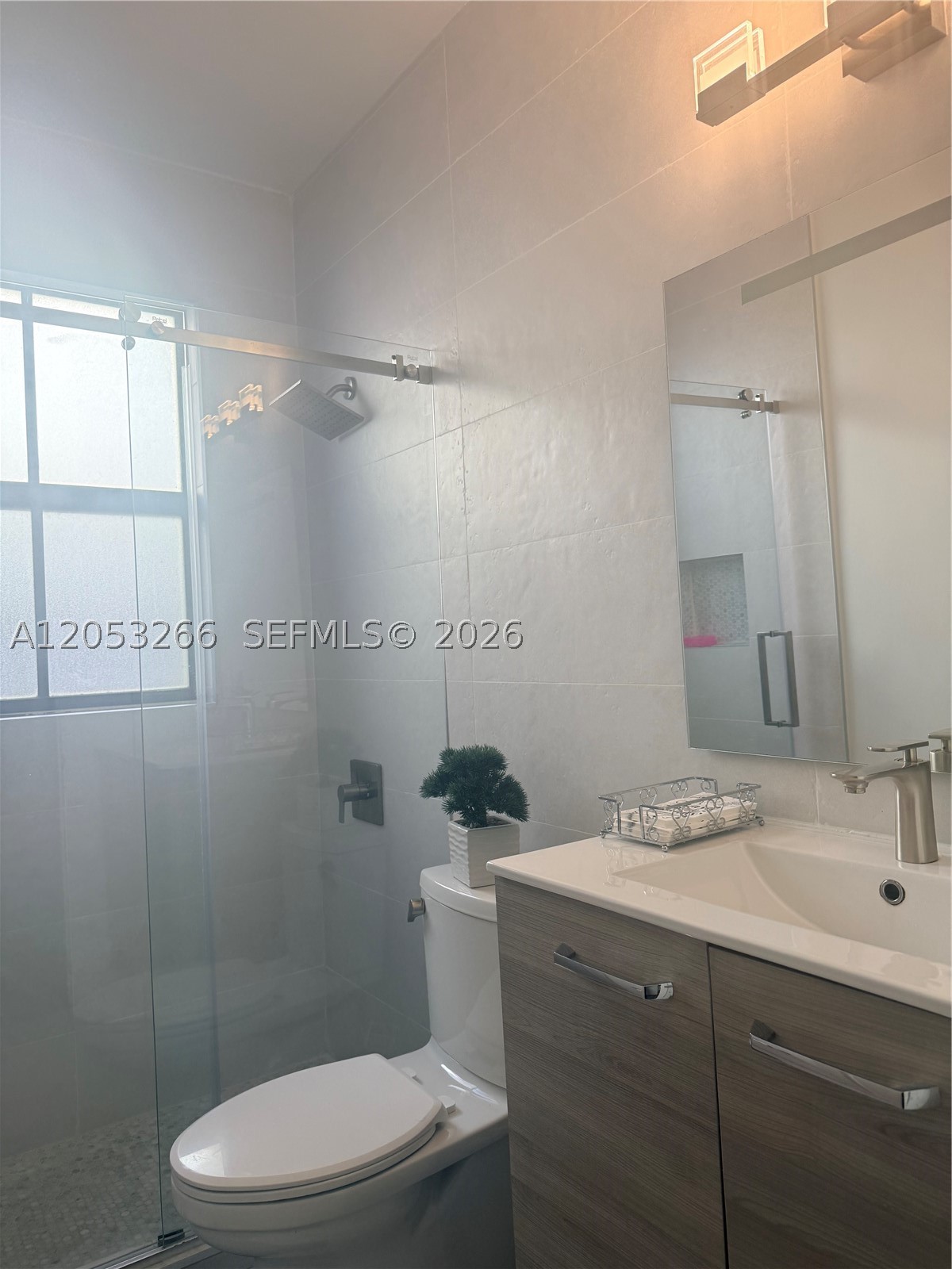 ISLES AT GRAND BAY - Residential Lease