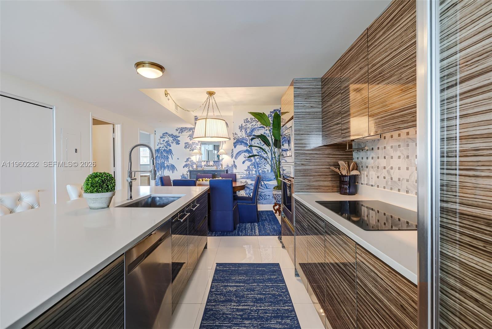 ICON BAY CONDO - Residential