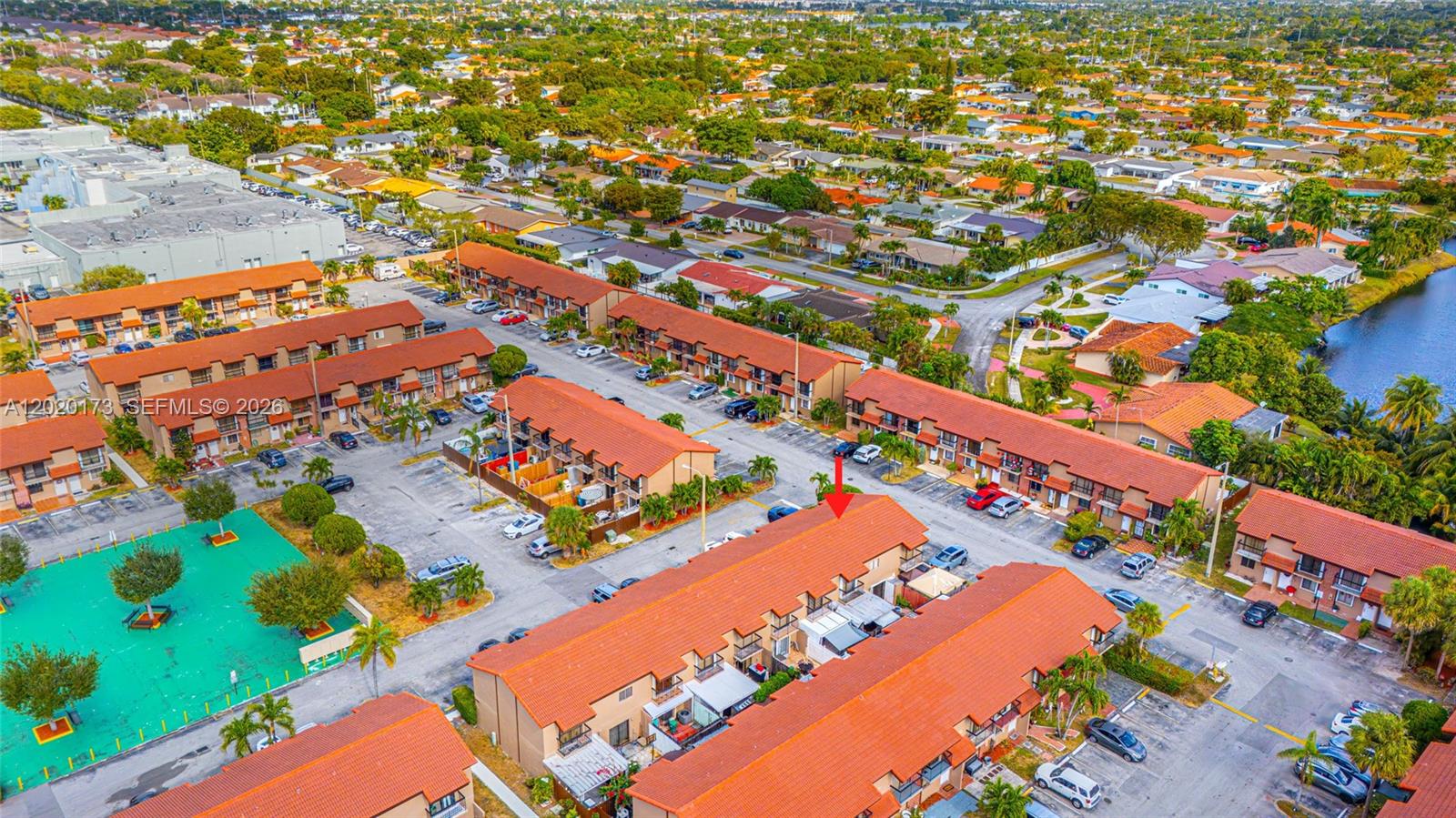 VILLAS UNIVERSITY SQUARE - Residential