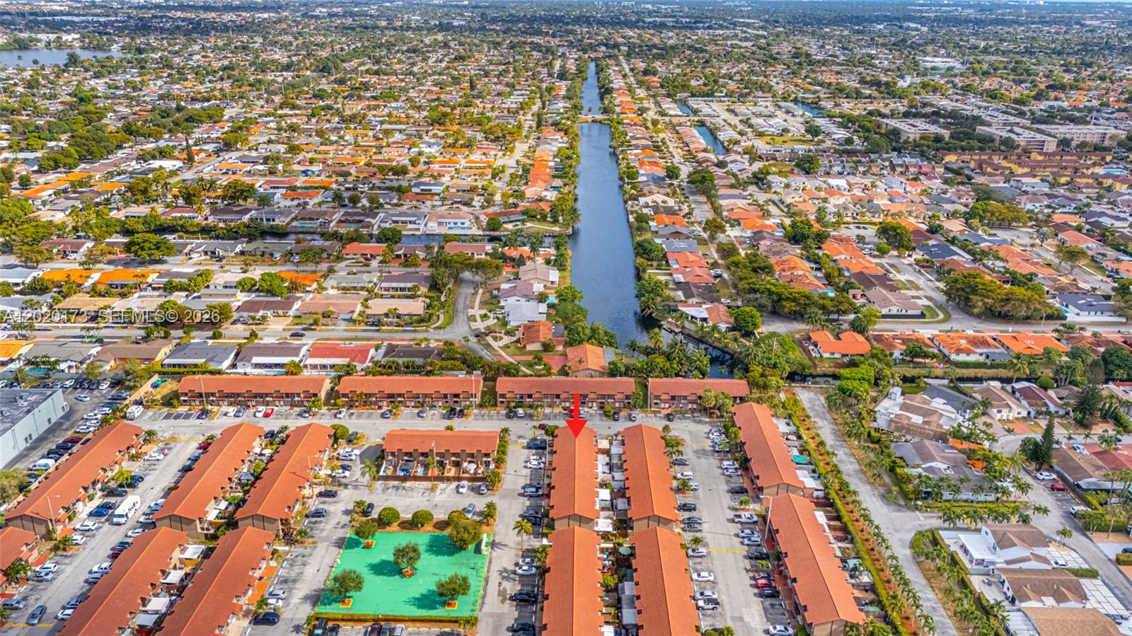 VILLAS UNIVERSITY SQUARE - Residential