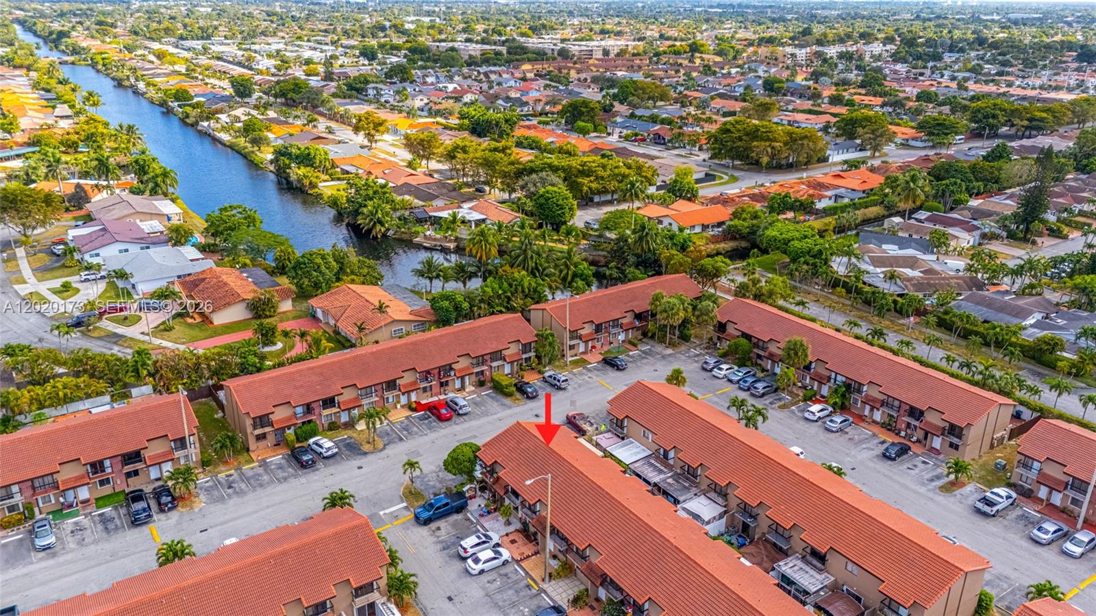 VILLAS UNIVERSITY SQUARE - Residential