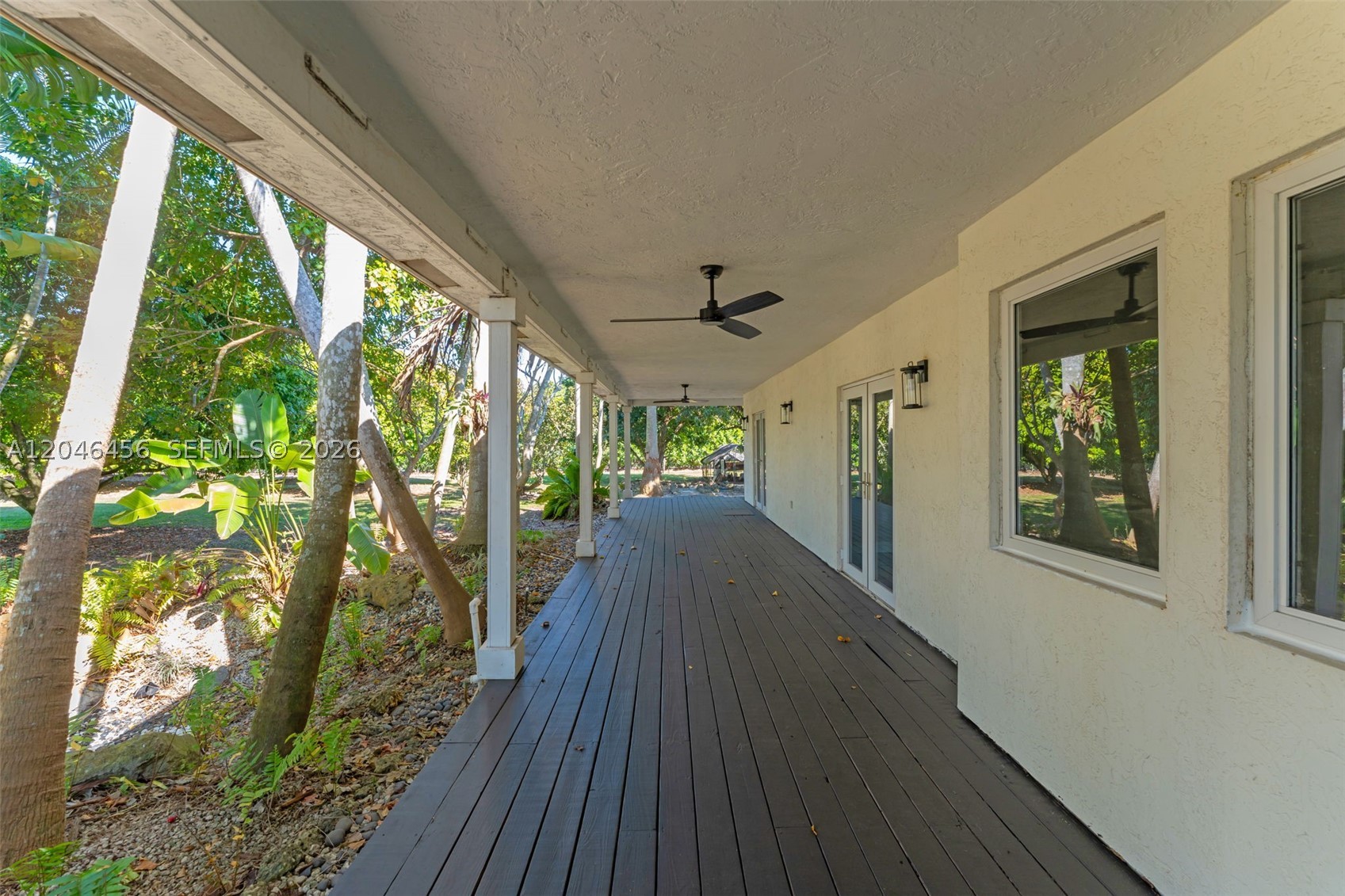 2.5 AC FARMHOUSE - Residential