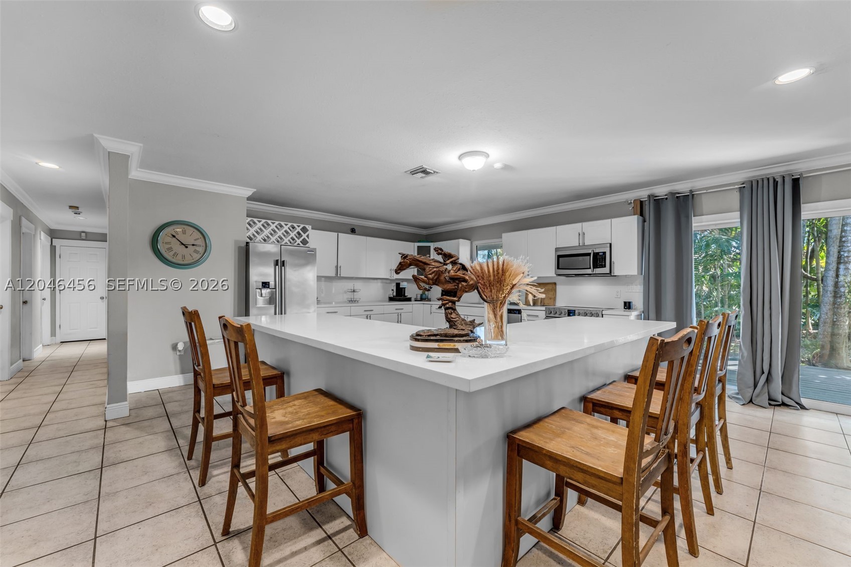 2.5 AC FARMHOUSE - Residential