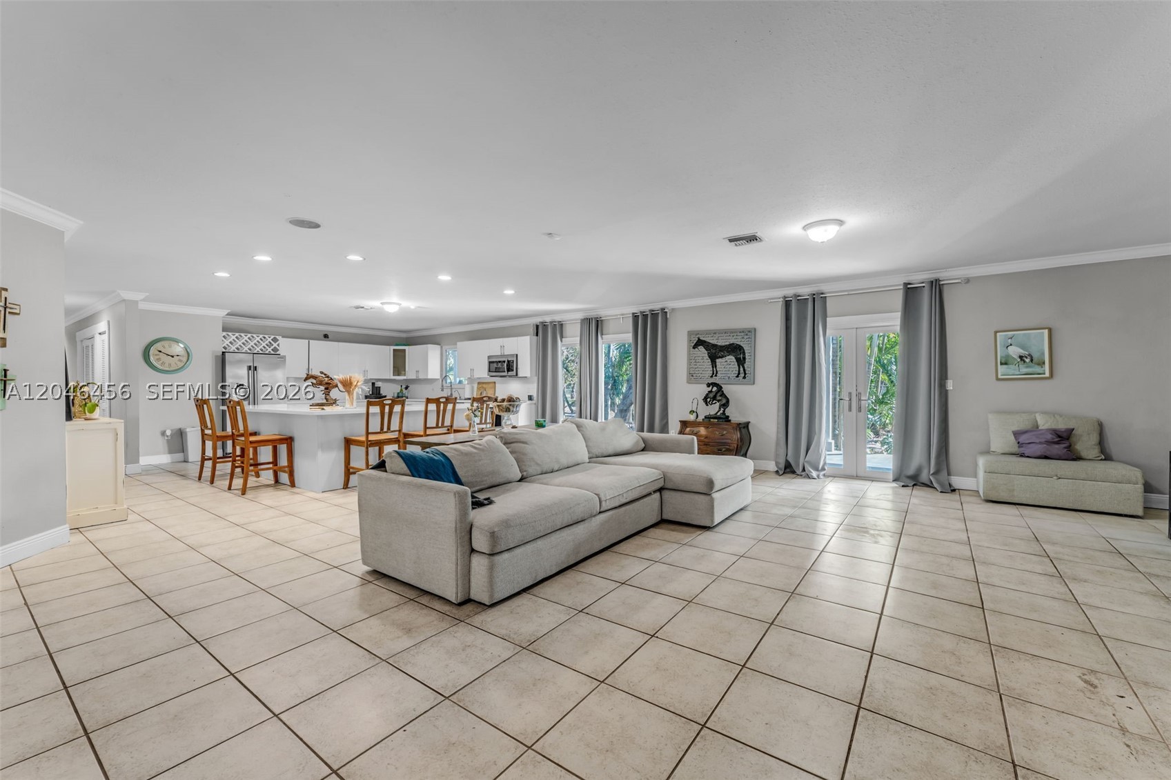 2.5 AC FARMHOUSE - Residential