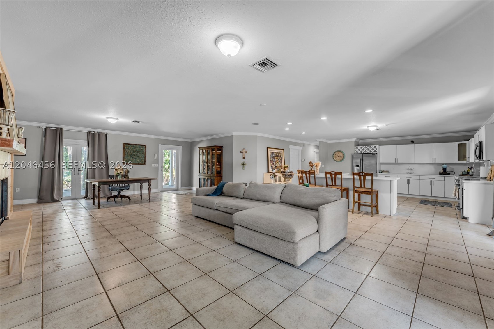 2.5 AC FARMHOUSE - Residential