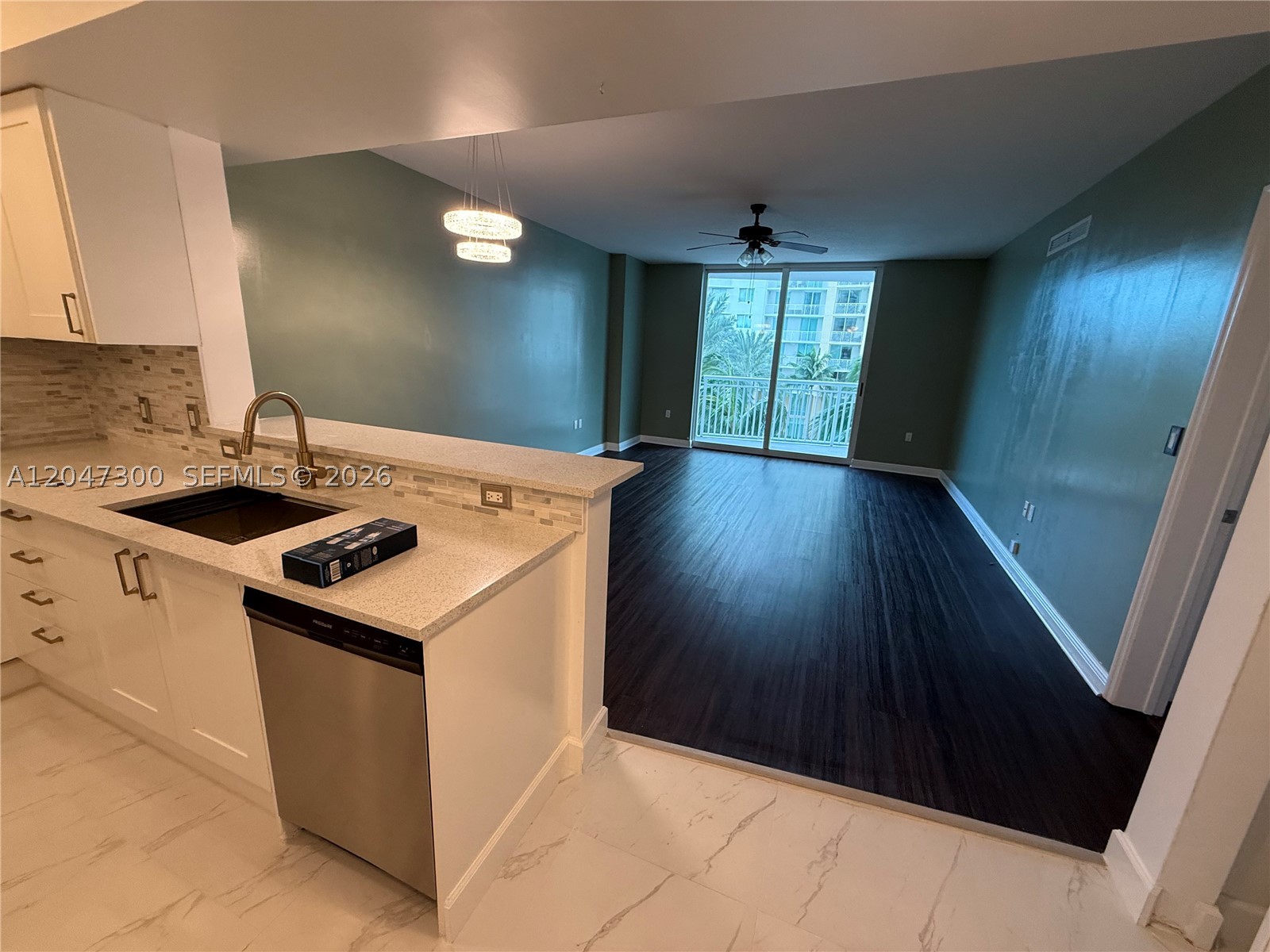 DUO CONDOMINIUM WEST - Residential Lease