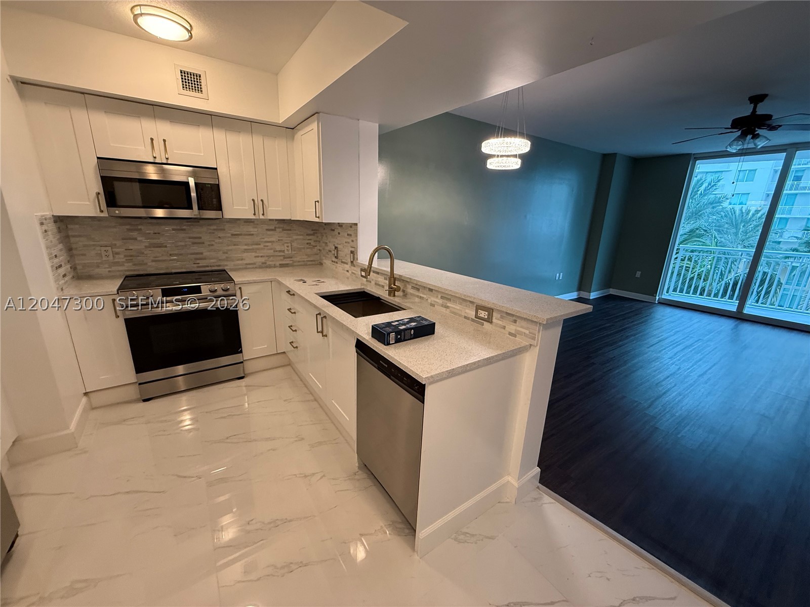 DUO CONDOMINIUM WEST - Residential Lease