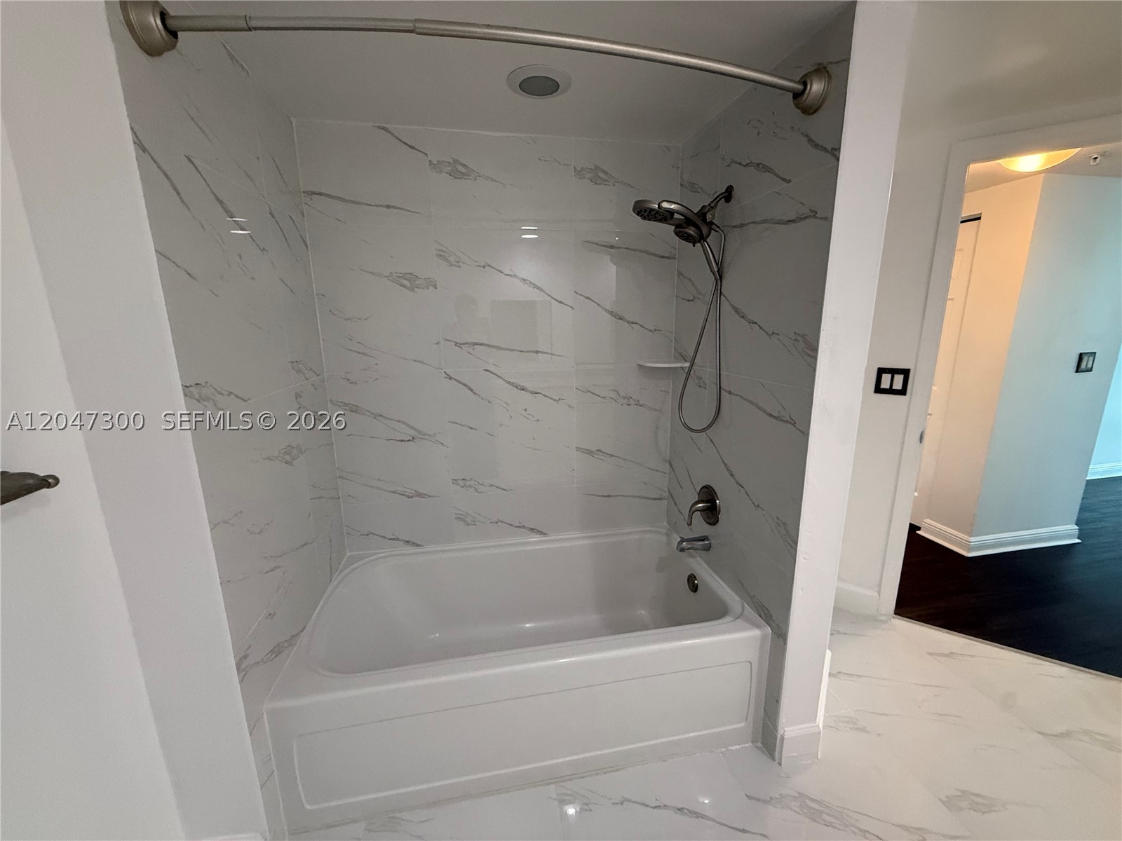 DUO CONDOMINIUM WEST - Residential Lease