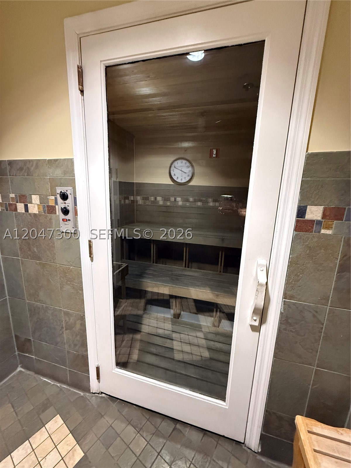 DUO CONDOMINIUM WEST - Residential Lease