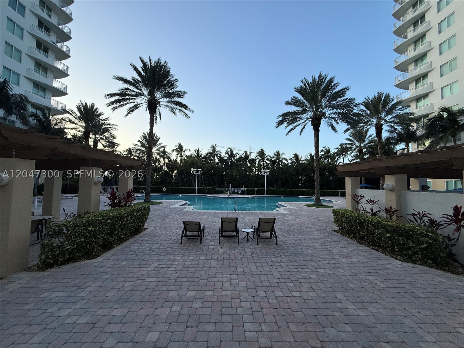 DUO CONDOMINIUM WEST - Residential Lease