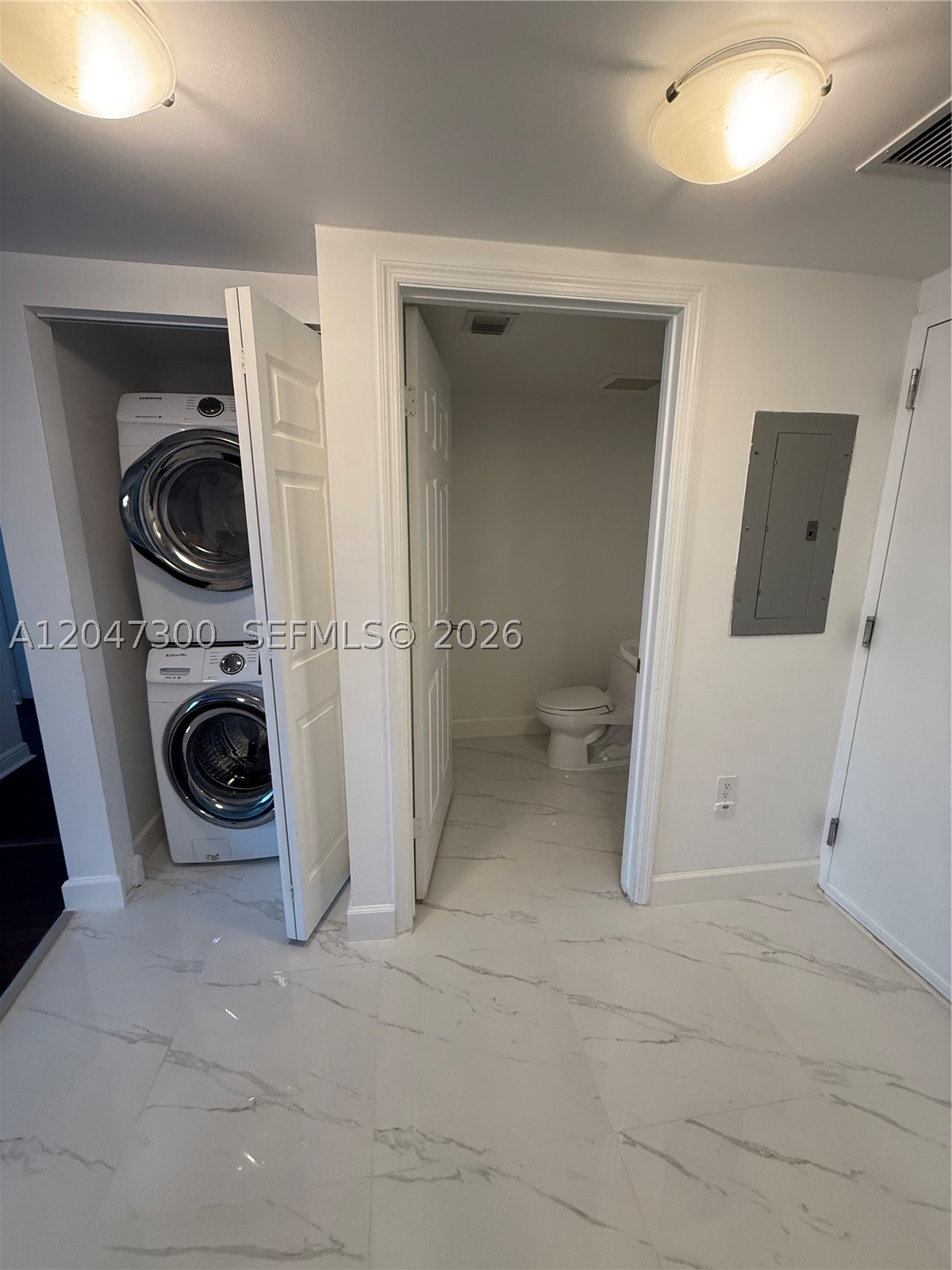 DUO CONDOMINIUM WEST - Residential Lease