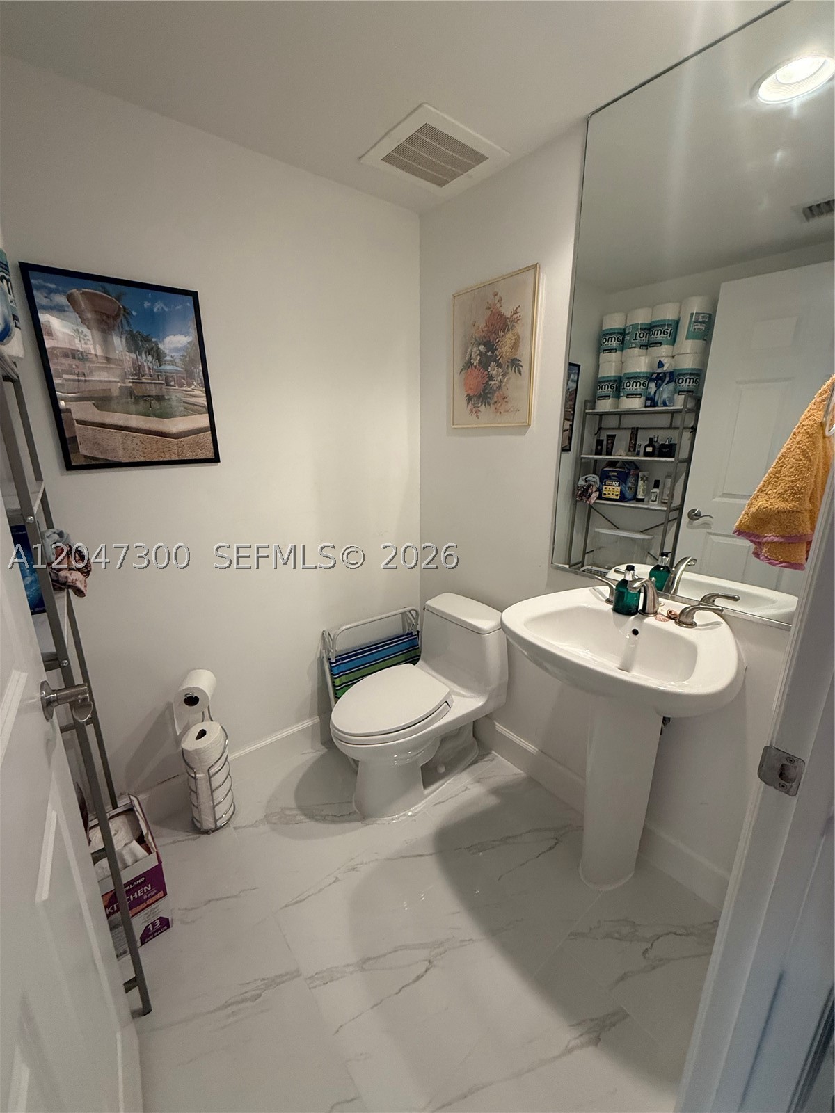 DUO CONDOMINIUM WEST - Residential Lease