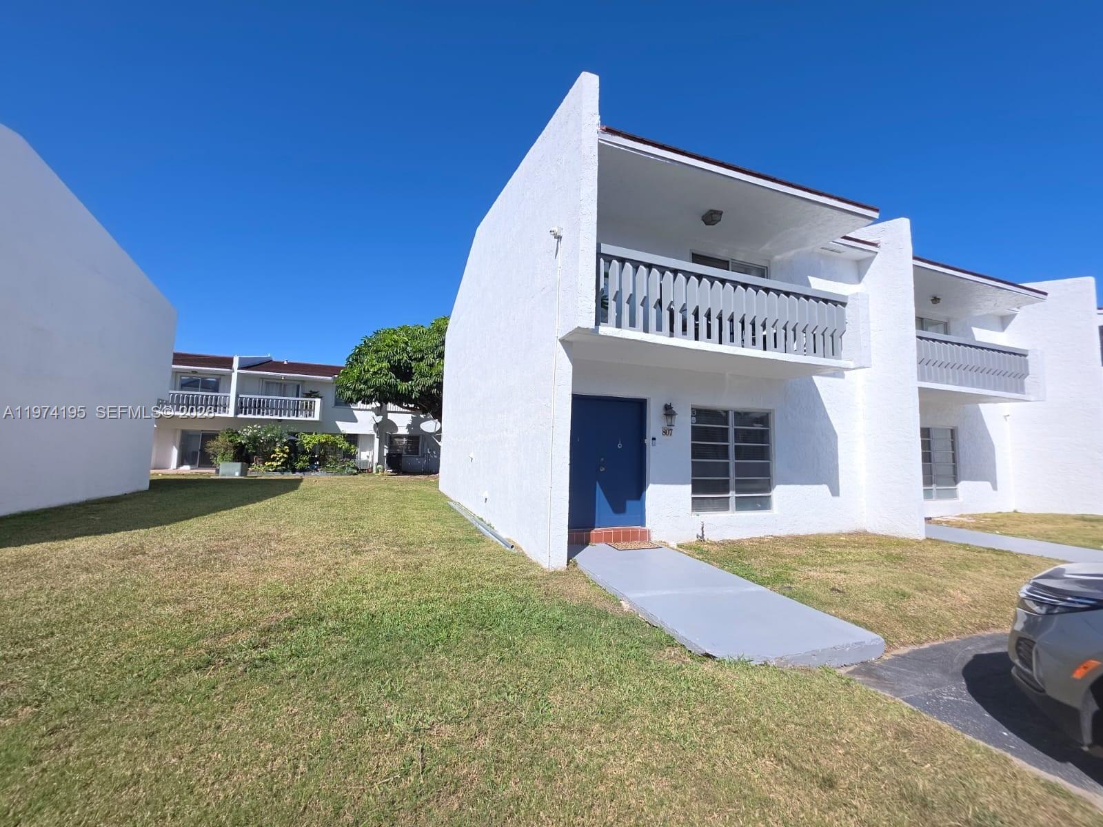 HERITAGE SQUARE CONDO - Residential