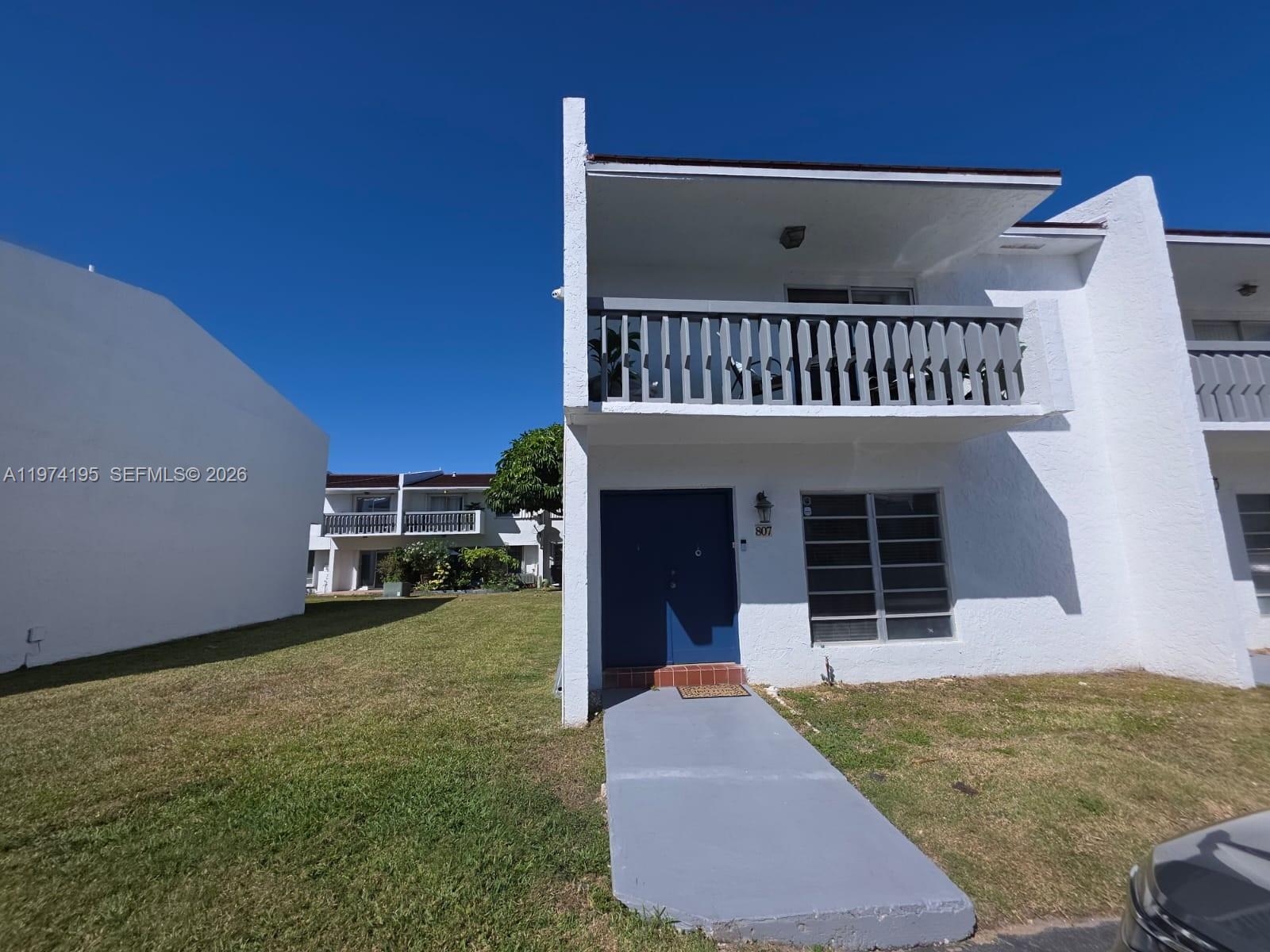 HERITAGE SQUARE CONDO - Residential