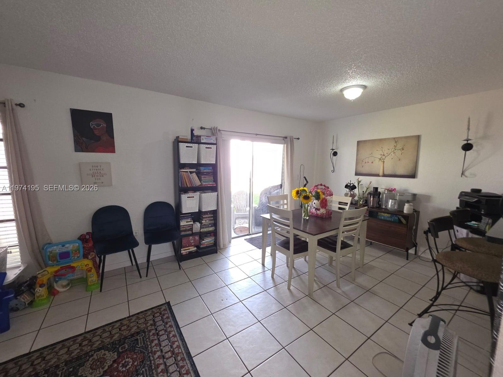 HERITAGE SQUARE CONDO - Residential