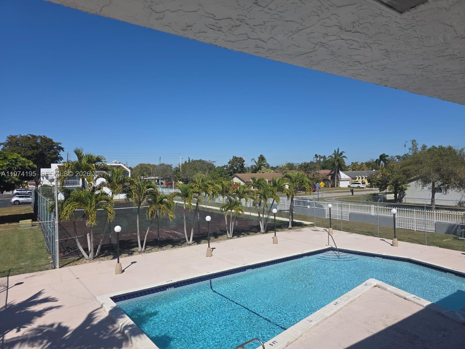 HERITAGE SQUARE CONDO - Residential