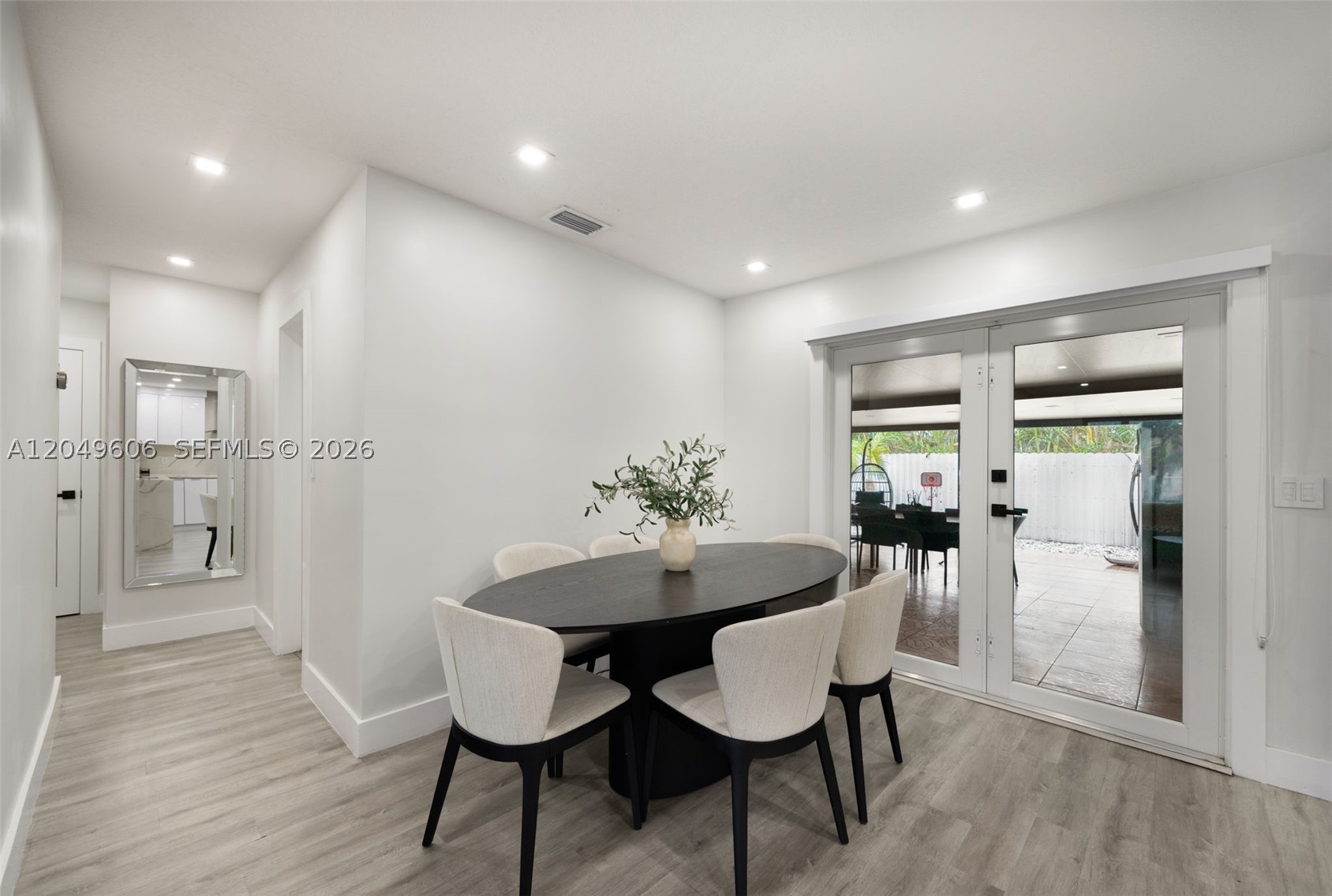 CAROL CITY LAKE STEVEN ES - Residential