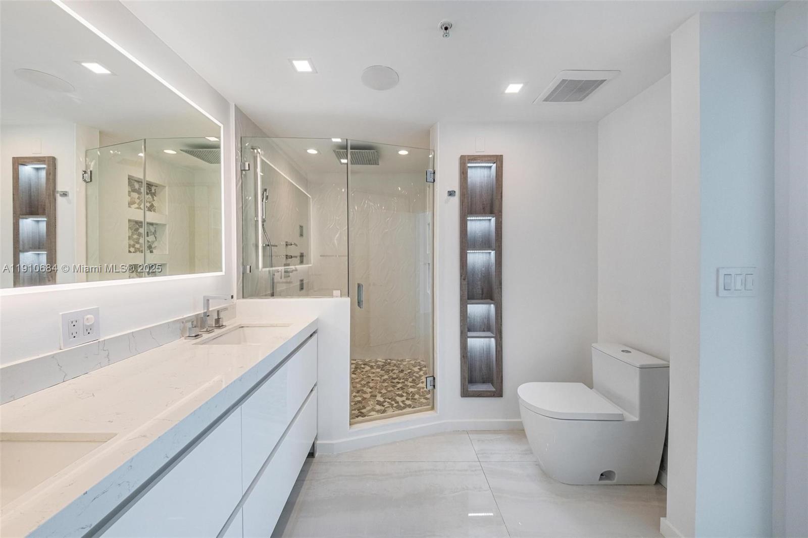 360 CONDO C - Residential