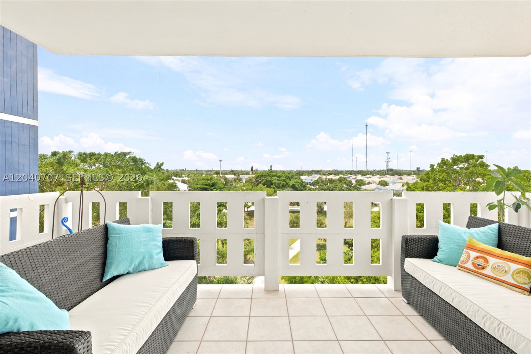 HILLCREST EAST NO 22 COND - Residential
