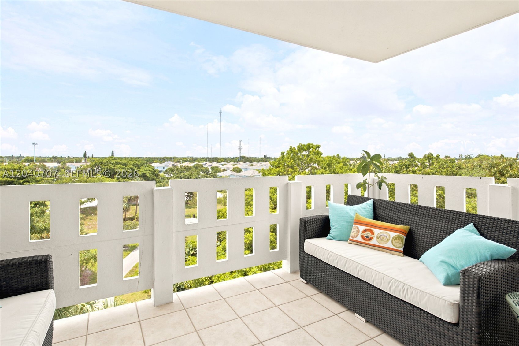 HILLCREST EAST NO 22 COND - Residential