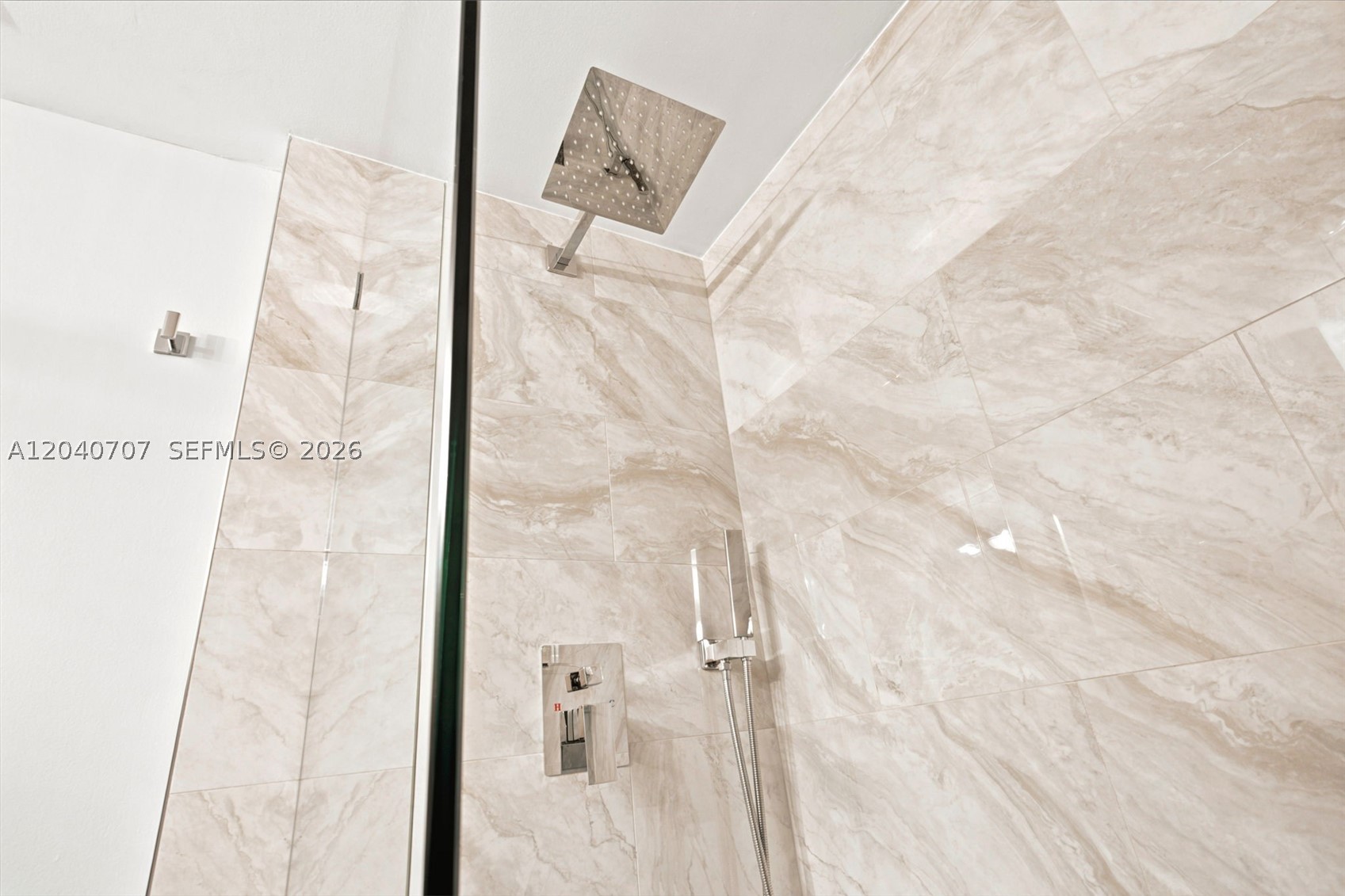 HILLCREST EAST NO 22 COND - Residential