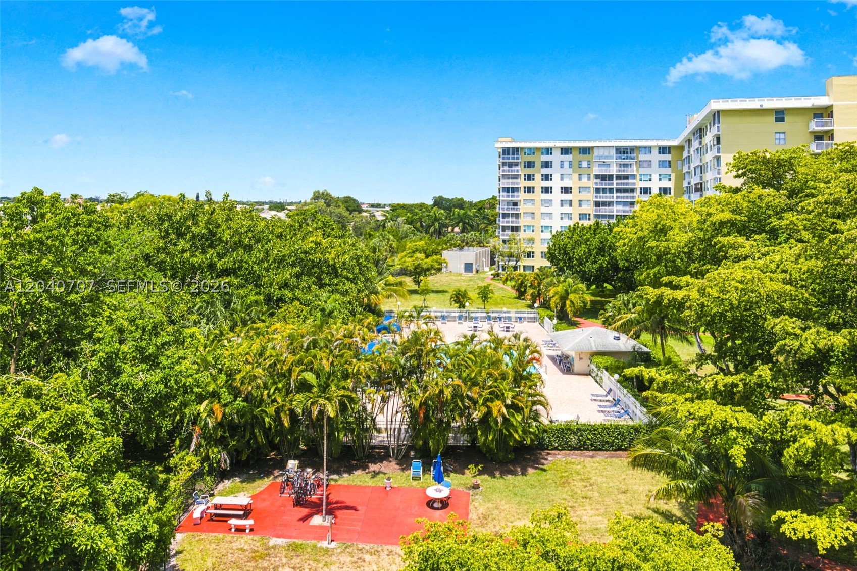 HILLCREST EAST NO 22 COND - Residential