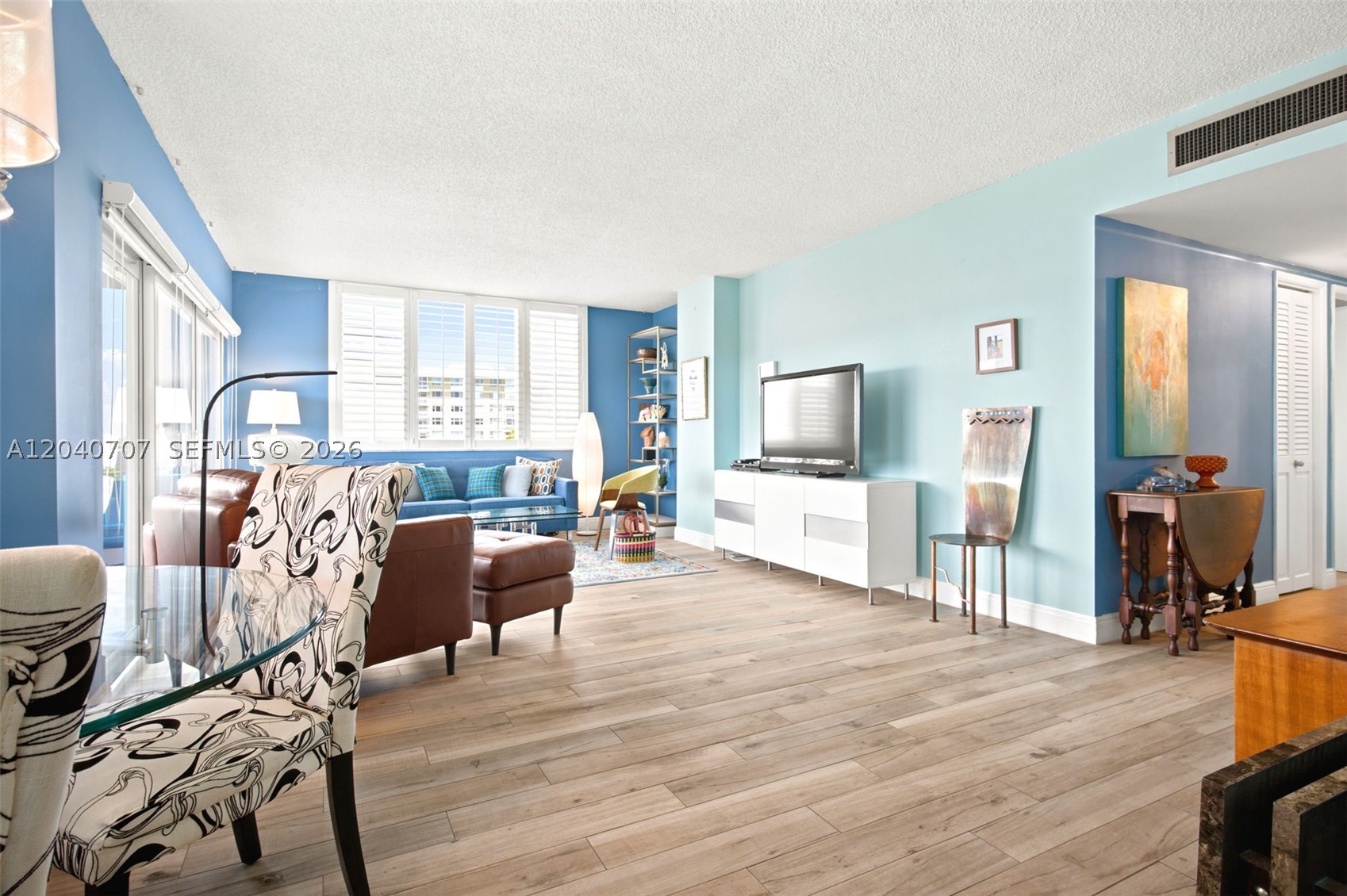 HILLCREST EAST NO 22 COND - Residential