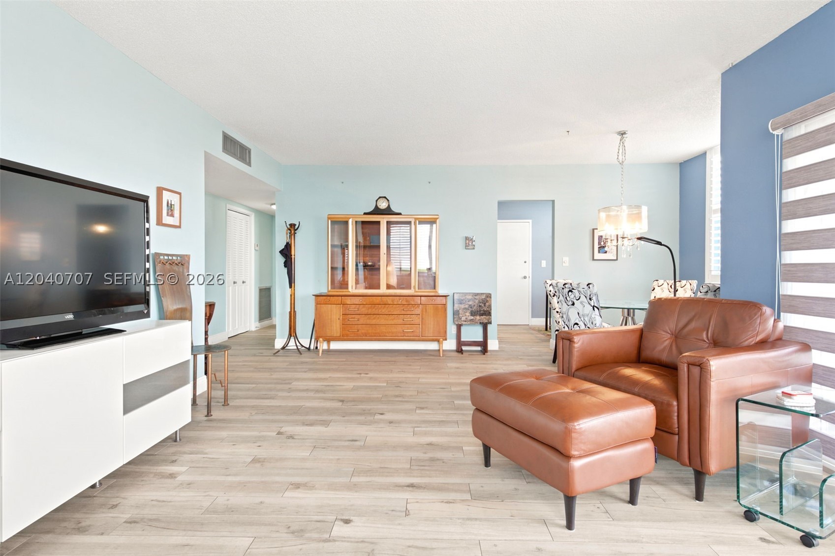 HILLCREST EAST NO 22 COND - Residential