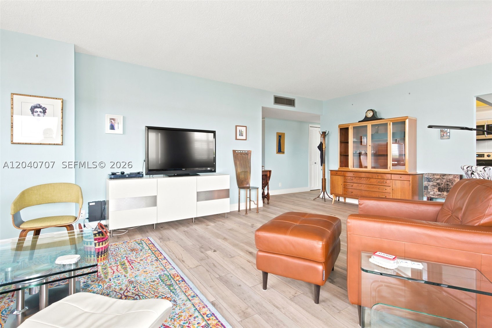 HILLCREST EAST NO 22 COND - Residential