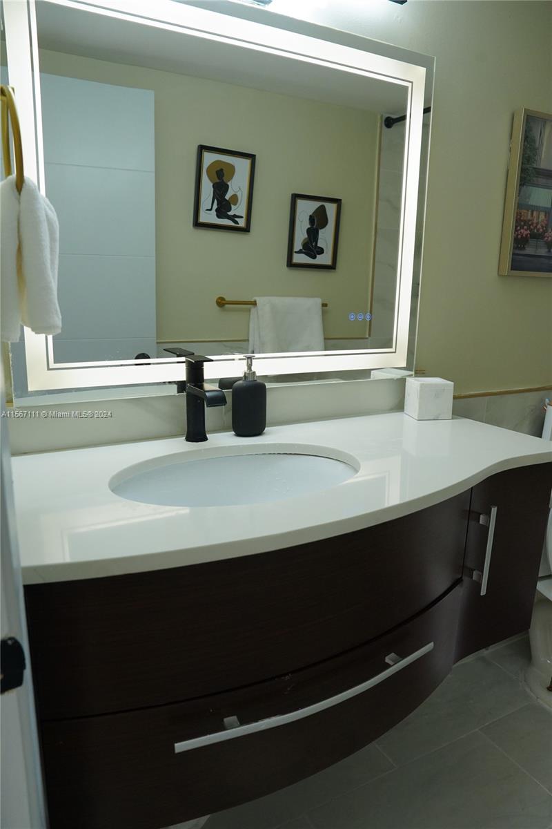 OLYMPUS CONDO PHASE - Residential Lease