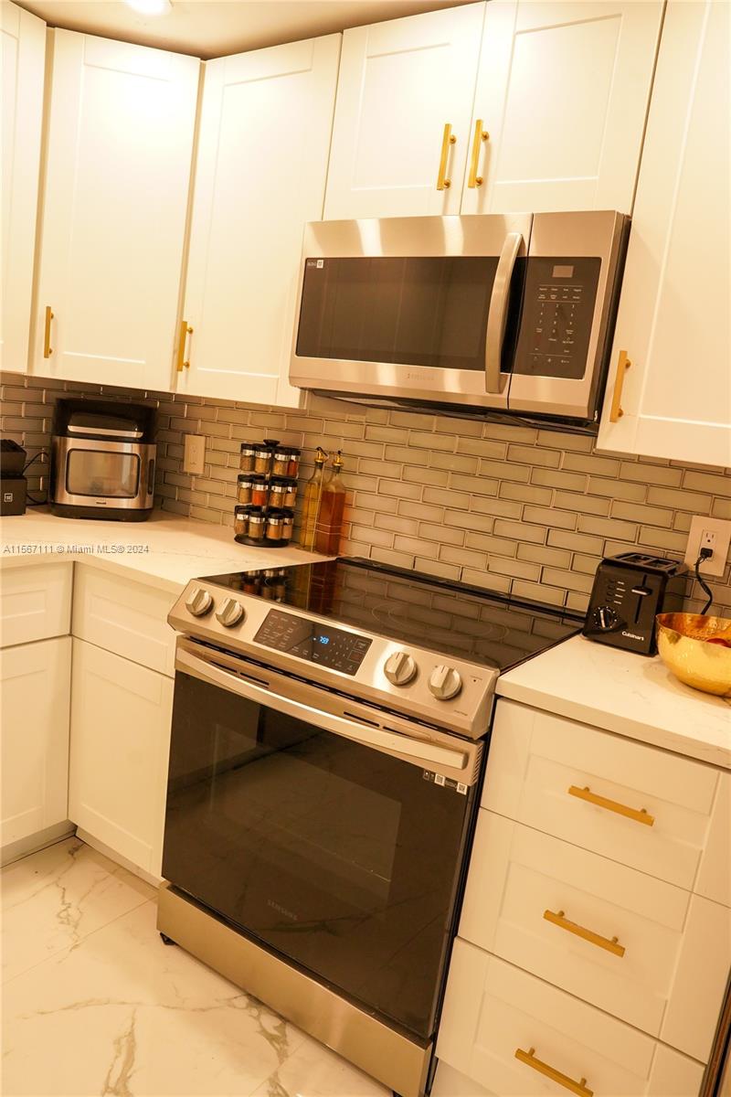 OLYMPUS CONDO PHASE - Residential Lease