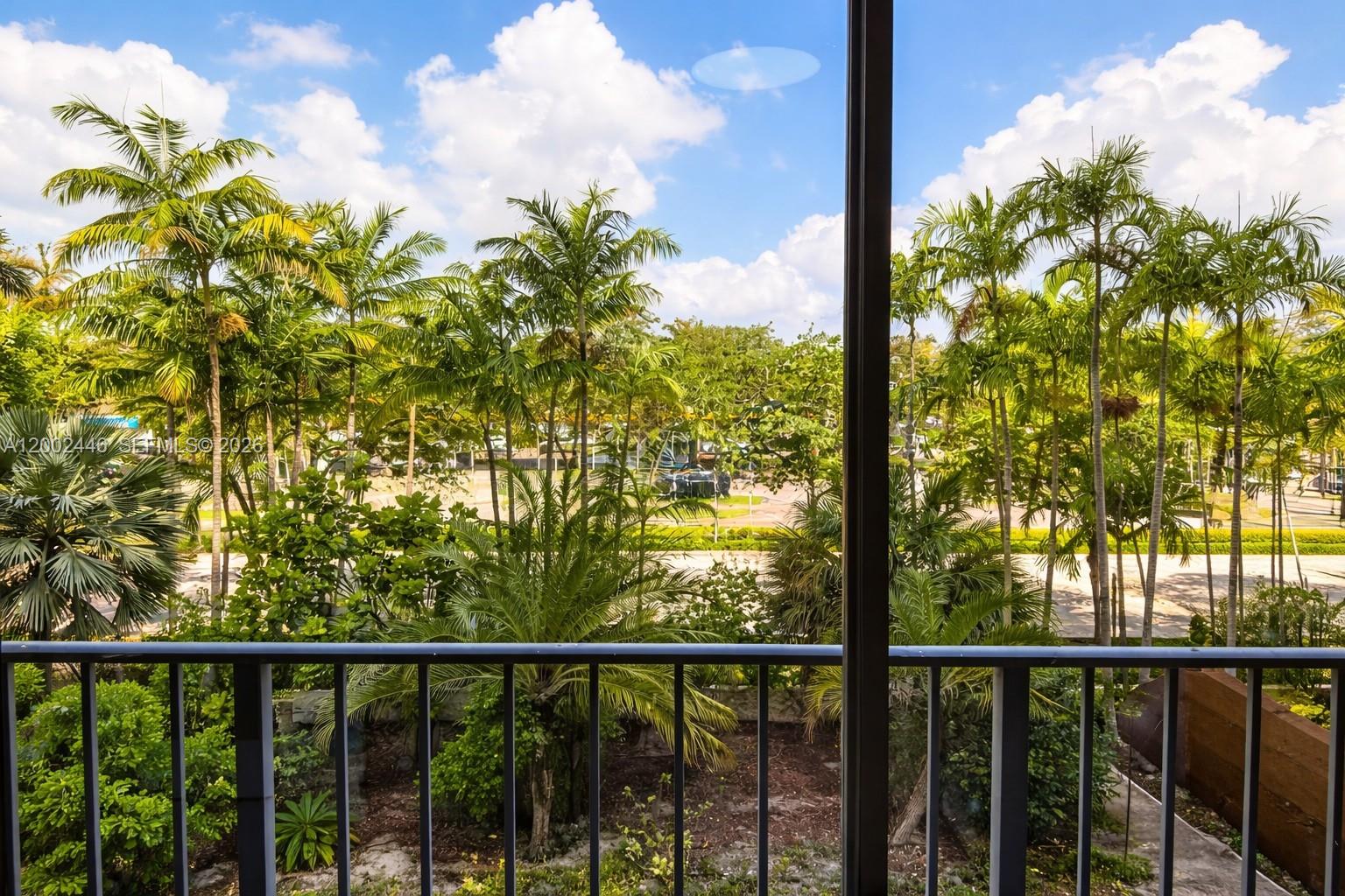 THE PALMS OF KEY BISCAYNE - Residential