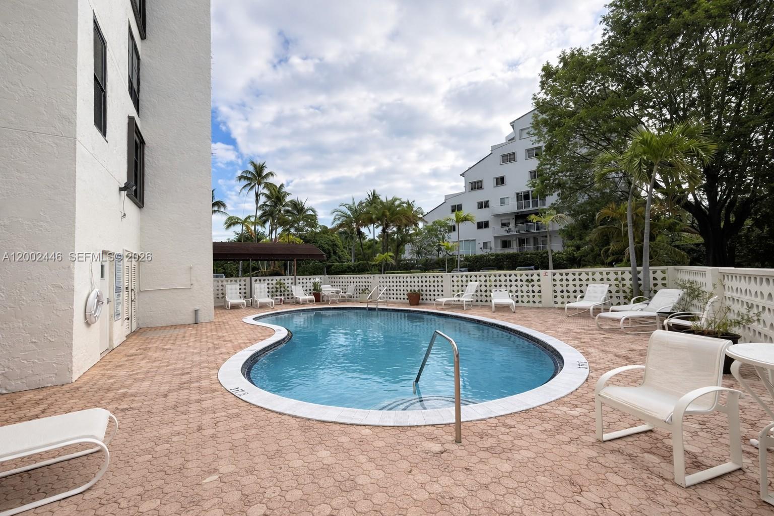 THE PALMS OF KEY BISCAYNE - Residential